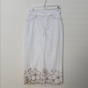 Chicos White Pull On Wide Leg Crops with Gold Jeweled Embroidery at Pants Hem. 4
